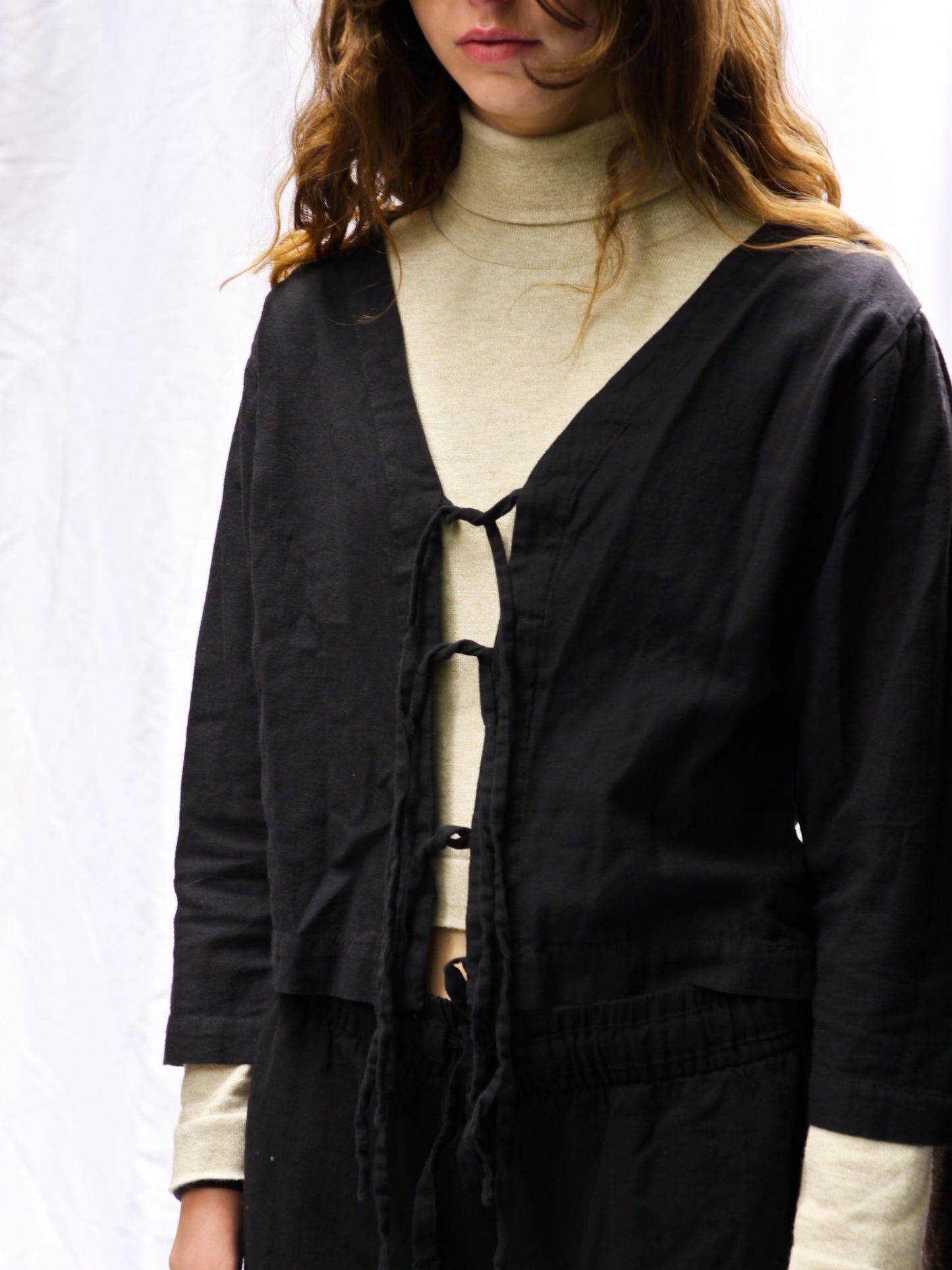 BLACK LINEN TOP